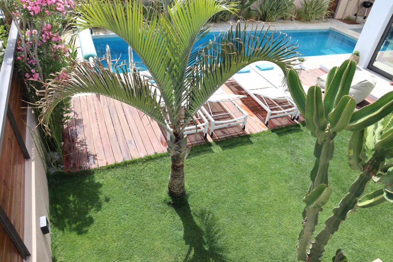 Fos Villa, A Luxe House With Private Heated Pool Galatás エクステリア 写真