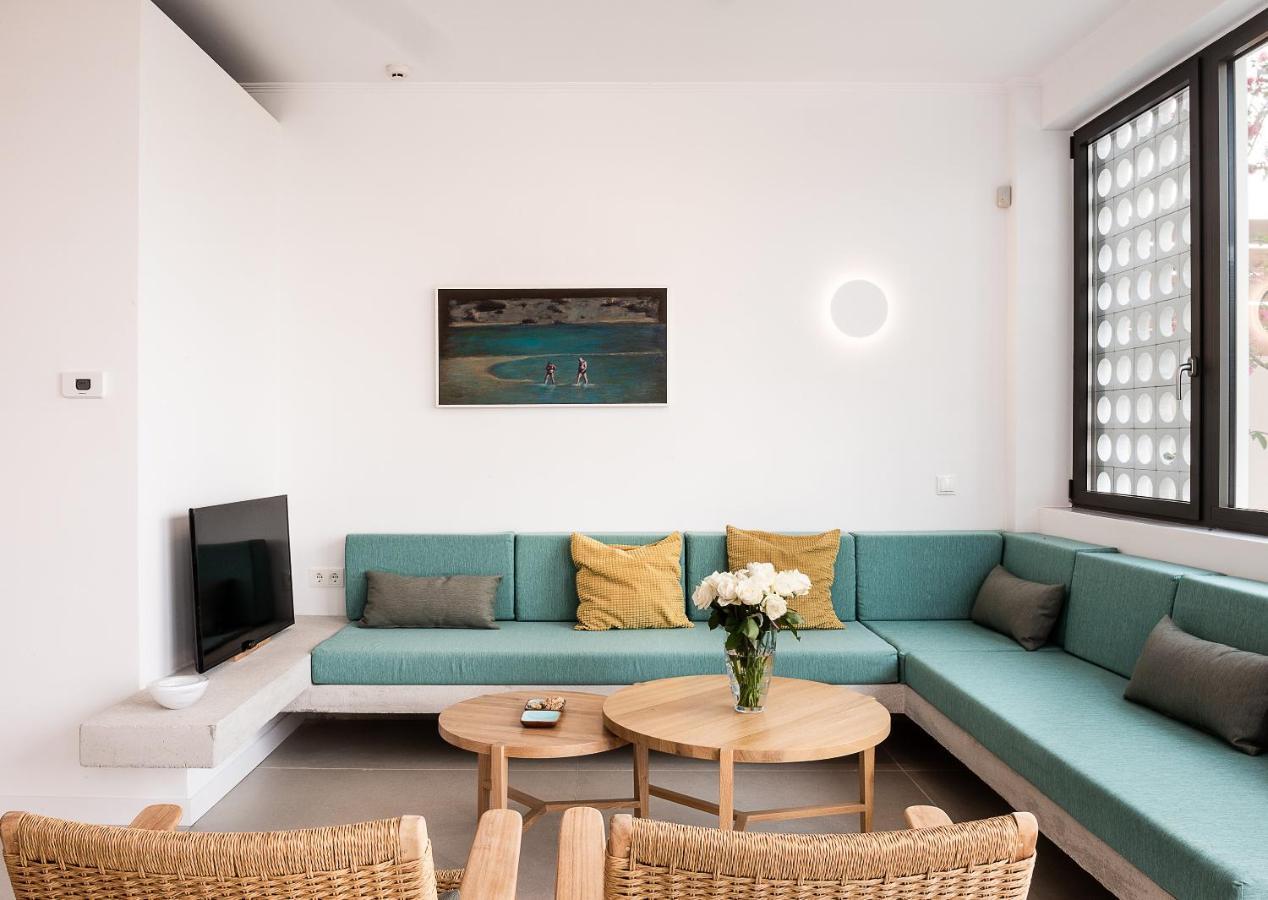 Fos Villa, A Luxe House With Private Heated Pool Galatás エクステリア 写真